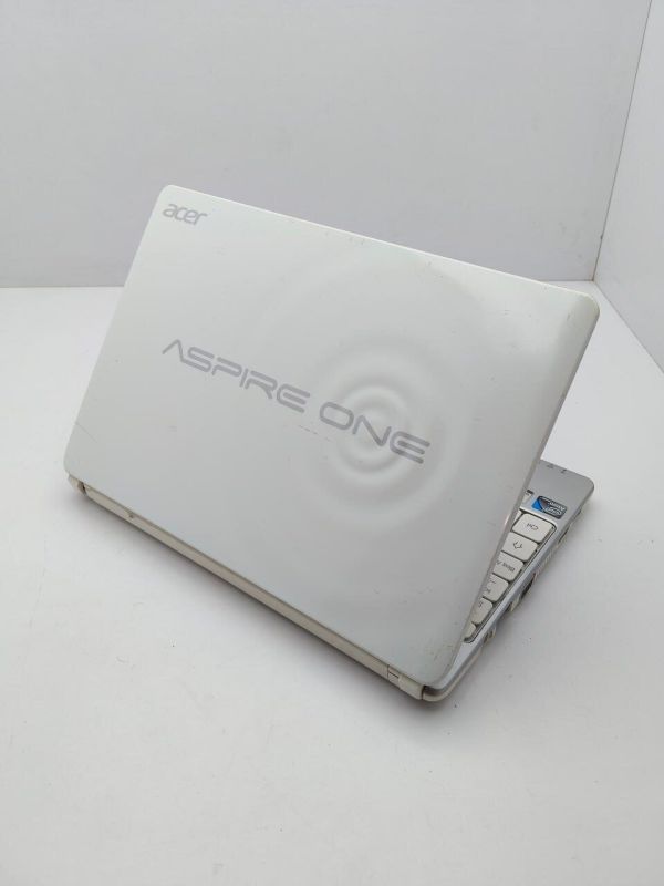 Нетбук Acer Aspire One 101 / 10.6" (1366x768) TN / Intel Atom N2600 (2 (4) ядра по 1.6 GHz) / 4 GB DDR3 / 160 GB HDD / Intel Graphics / WebCam б/в - зображення 8