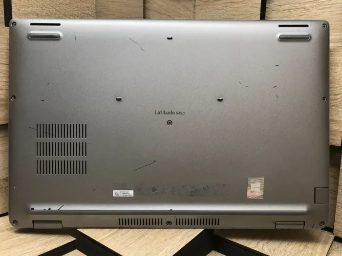 Ультрабук Dell Latitude 5420 / 14" (1920x1080) IPS / Intel Core i5-1135G7 (4 (8) ядра по 2.4 - 4.2 GHz) / 16 GB DDR4 / 256 GB SSD M.2 / Intel Iris Xe Graphics / WebCam / USB 3.2 / HDMI / Windows 10 б/в - зображення 9