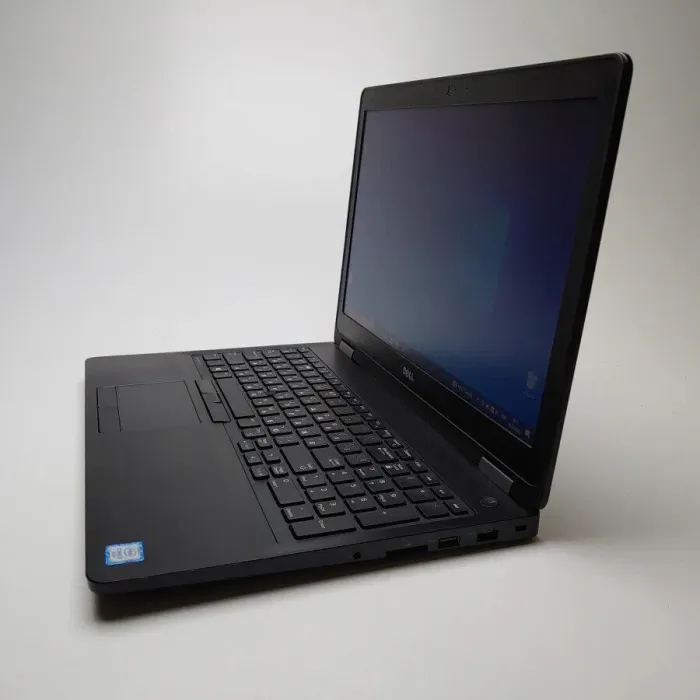 Ігровий ноутбук Dell Latitude E5570 / 15.6" TN / Intel Core i7-6600U (2(4) ядра по 2.6-3.4 GHz) / 8GB DDR4 / 240GB SSD / AMD Radeon R7 M360, 2GB DDR3, 64-bit / WebCam / Win 10 Pro б/в - зображення 5
