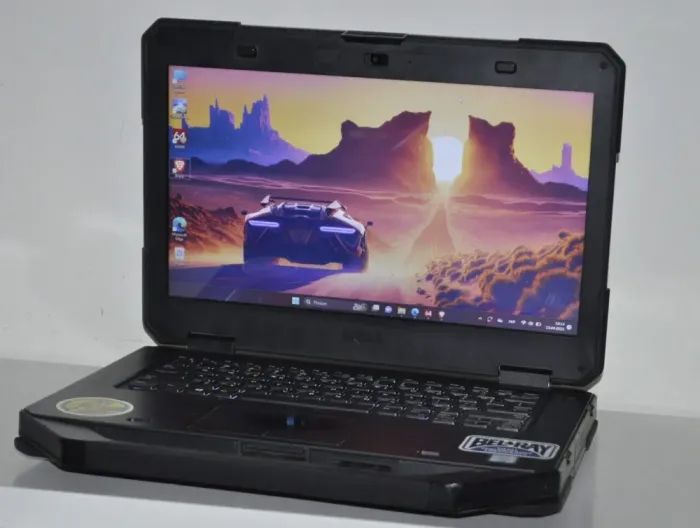 Захищений ноутбук Б-клас Dell Latitude 5414 Rugged / 14" (1366x768) TN / Intel Core i5-6300U (2 (4) ядра по 2.4 - 3.0 GHz) / 8 GB DDR4 / 256 GB SSD / Intel HD Graphics 520 / WebCam / Windows 11 Pro б/в - зображення 2