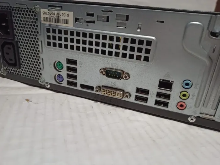 ПК Fujitsu Esprimo E900 E85+ SFF / Intel Core i5-2400 (4 ядра по 3.1 - 3.4 GHz) / 8 GB DDR3 / 500 GB HDD / Intel HD Graphics 2000 / DVD-ROM б/в - зображення 3