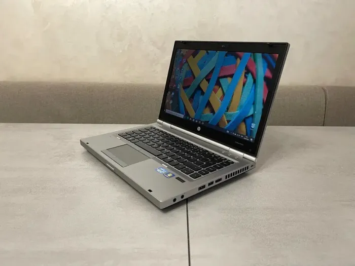 Ноутбук HP EliteBook 8460P / 14" (1366x768) TN / Intel Core i5-2520M (2 (4) ядра по 2.5 - 3.2 GHz) / 8 GB DDR3 / 256 GB SSD / Intel HD Graphics 3000 / DVD-RW / DisplayPort б/в - зображення 3