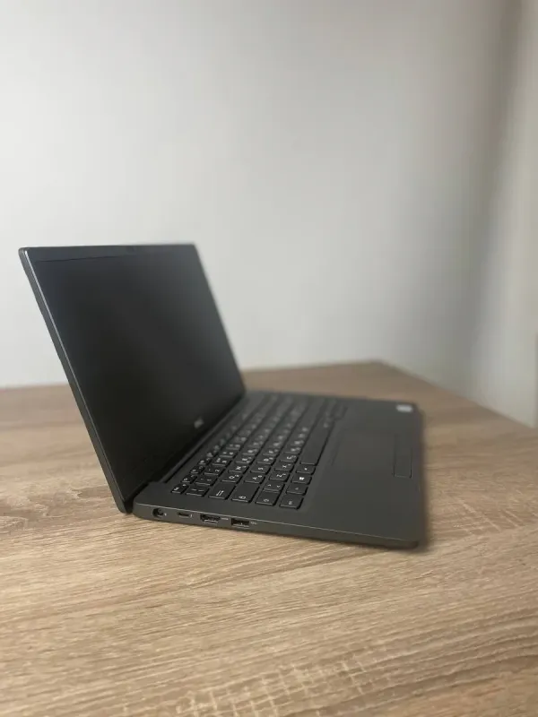 Ультрабук Dell Latitude 7400 / 14" (1920x1080) TN / Intel Core i5-8365U (4 (8) ядра по 1.6 - 4.1 GHz) / 16 GB DDR4 / 500 GB SSD / Intel UHD Graphics / WebCam / Win 10 б/в - зображення 4