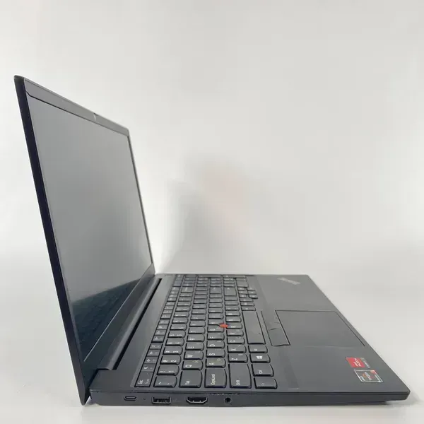 Ноутбук Б-класу Lenovo ThinkPad E15 Gen 3 / 15.6" (1920x1080) IPS / AMD Ryzen 5 5500U (6 (12) ядер по 2.1 - 4.0 GHz) / 16 GB DDR4 / 256 GB SSD / AMD Radeon Graphics 448SP / WebCam / HDMI б/в - зображення 4