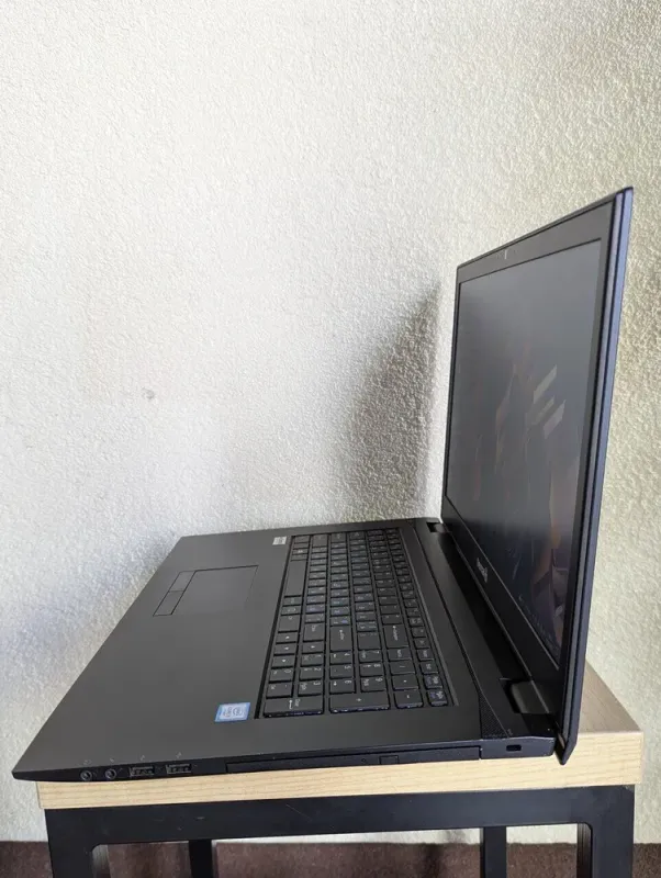 Ноутбук Б-клас Terra Clevo N770WU / 17.3" (1600x900) TN / Intel Core i3-7100U (2 (4) ядра по 2.4 GHz) / 8 GB DDR4 / 128 GB SSD + 500 GB HDD / Intel HD Graphics 620 / WebCam / DVD-ROM б/в - зображення 6