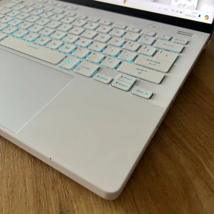 Ігровий ноутбук Asus ROG Zephyrus G14 GA402RJ / 14" (2560x1600) IPS / AMD Ryzen 9 6900HS (8 (16) ядер по 3.3 - 4.9 GHz) / 16 GB DDR4 / 512 GB SSD NVMe / AMD Radeon RX 6700S, 8 GB GDDR6, 128-bit / WebCam б/в - зображення 8