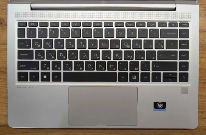 Ультрабук Б-клас HP ProBook 445 G9 / 14" (1920x1080) IPS / AMD Ryzen 5 5625U (6 (12) ядер по 2.3 - 4.3 GHz) / 16 GB DDR4 / 512 GB SSD / AMD Radeon Vega 7 Graphics / WebCam / TouchID / Windows 10 б/в - зображення 3