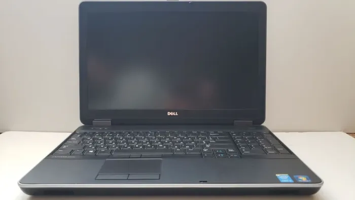 Ноутбук Dell Latitude E6540 / 15.6" (1366x768) TN / Intel Core i5-4310M (2 (4) ядра по 2.7 - 3.4 GHz) / 8 GB DDR3 / 128 GB SSD + 500 GB HDD / Intel HD Graphics 4600 / WebCam б/в - зображення 2