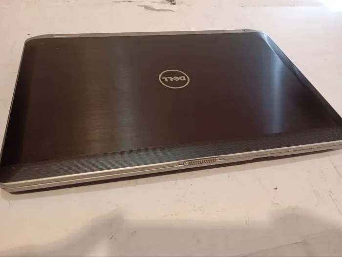 Ноутбук Б-клас Dell Latitude E6530 / 15.6" (1366x768) TN / Intel Core i5-3210M (2 (4) ядра по 2.5 - 3.1 GHz) / 8 GB DDR3 / 240 GB SSD / Intel HD Graphics 4000 б/в - зображення 7