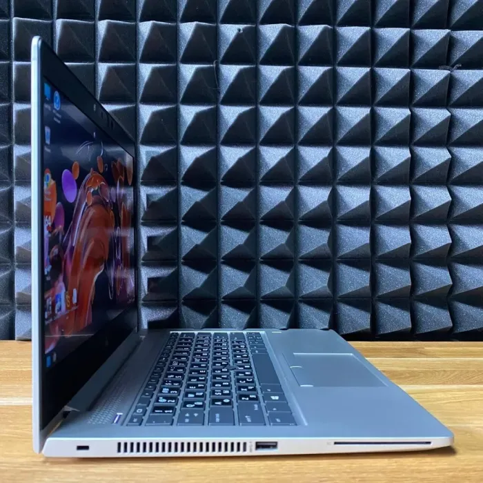 Ультрабук HP EliteBook 745 G6 / 14" (1920x1080) TN / AMD Ryzen 5 Pro 3500U (4 (8) ядра по 2.1 - 3.7 GHz) / 16 GB DDR4 / 256 GB SSD / AMD Radeon RX Vega 8 Graphics / WebCam б/в - зображення 5