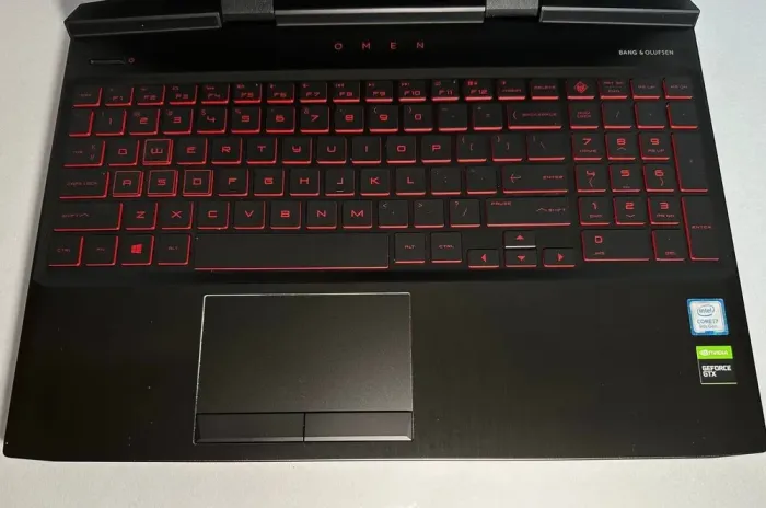 Ігровий ноутбук HP Omen 5-dc1010nr / 15.6" (1920x1080) IPS / Intel Core i7-9750H (6 (12) ядер по 2.6 - 4.5 GHz) / 16 GB DDR4 / 256 GB SSD + 1000 GB HDD / nVidia GeForce GTX 1650, 4 GB GDDR5, 128-bit / WebCam / HDMI б/в - зображення 3