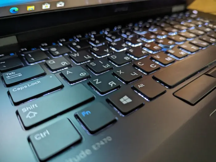 Ультрабук Dell Latitude E7470 / 14" (1920x1080) IPS / Intel Core i7-6600U (2 (4) ядра по 2.6 - 3.4 GHz) / 8 GB DDR4 / 256 GB SSD / Intel HD Graphics 520 / WebCam / Windows 10м б/в - зображення 6