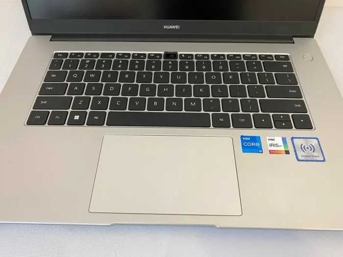 Ноутбук Б-клас Huawei MateBook D 15 BOD-WXX9 / 15.6" (1920x1080) IPS / Intel Core i5-1135G7 (4 (8) ядра по 2.4 - 4.2 GHz) / 8 GB DDR4 / 512 GB SSD / Intel Iris Xe Graphics / WebCam / HDMI б/в - зображення 4