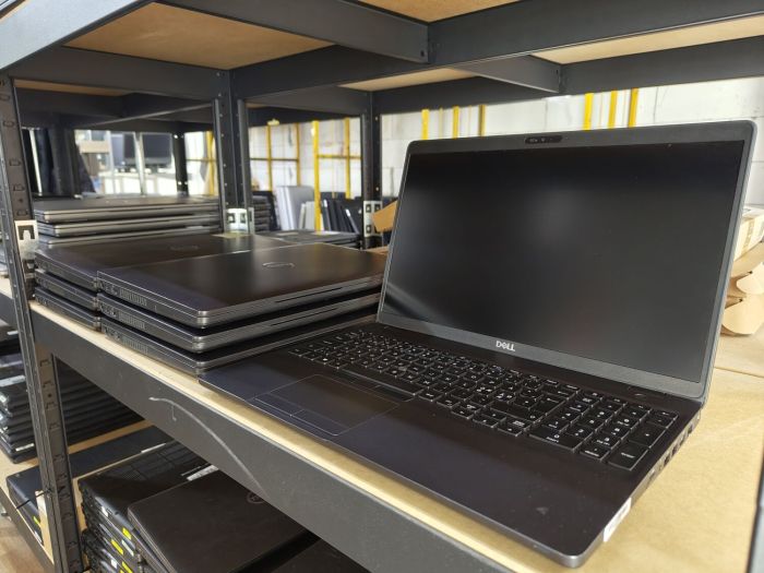 Ультрабук Dell Latitude 5501 / 15.6" (1920x1080) IPS / Intel Core i5-9400H (4 (8) ядра по 2.5 - 4.3 GHz) / 16 GB DDR4 / 240 GB SSD / Intel UHD Graphics 630 / WebCam б/в - зображення 5