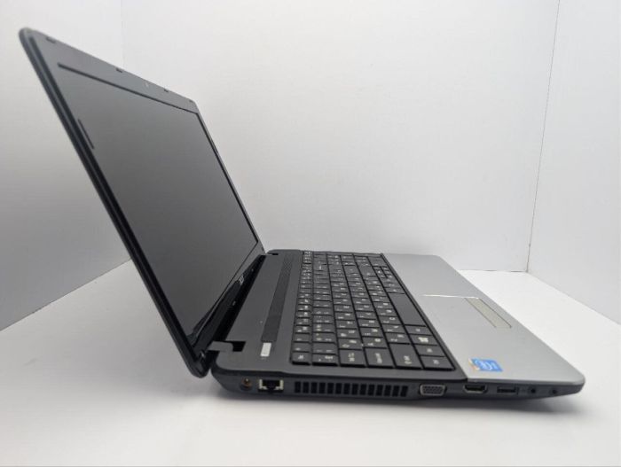 Ноутбук Acer Aspire E1-531 / 15.6" (1366x768) TN / Intel Celeron 1005M (2 ядра по 1.9 GHz) / 8 GB DDR3 / 320 GB HDD / Intel HD Graphics / WebCam / DVD-ROM б/в - изображение 4