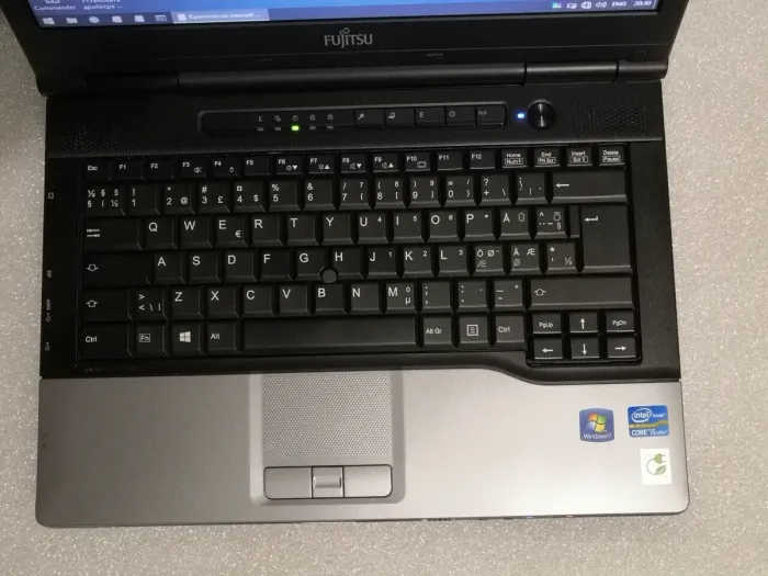 Ноутбук Fujitsu LifeBook S782 / 14" (1600x900) TN / Intel Core i5-3340M (2 (4) ядра по 2.7 - 3.4 GHz) / 4 GB DDR3 / 500 GB HDD / Intel HD Graphics 4000 / WebCam / DVD-ROM / DisplayPort б/в - зображення 3