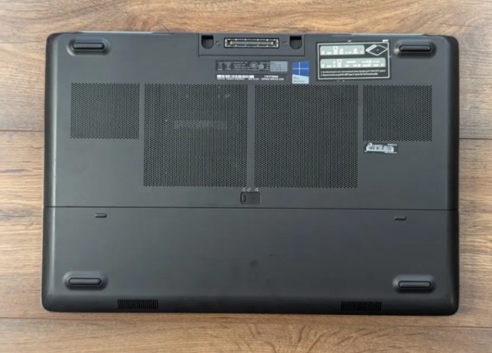 Ноутбук Dell Precision 7720 / 17.3" (1920x1080) IPS / Intel Core i5-7300HQ (4 ядра по 2.5 - 3.5 GHz) / 8 GB DDR4 / 128 GB SSD + 750 GB HDD / Intel UHD Graphics 630 / WebCam б/в - изображение 7