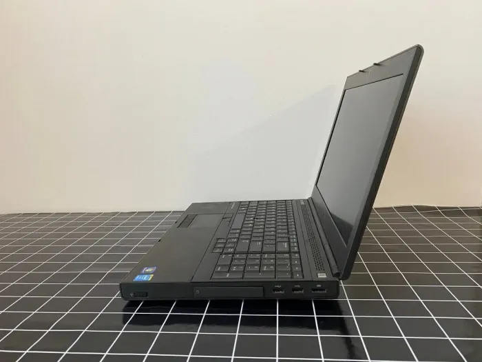 Мобільна робоча станція Б-клас Dell Precision M4800 / 15.6" (1920x1080) TN / Intel Core i7-4600M (2 (4) ядра по 2.9 - 3.6 GHz) / 8 GB DDR3 / 240 GB SSD / nVidia Quadro K2100M, 2 GB GDDR5, 128-bit / WebCam / HDMI / DisplayPort б/в - зображення 5