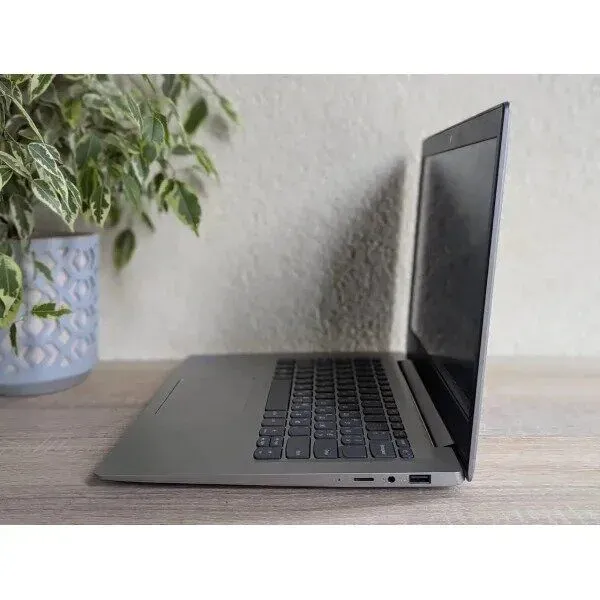 Ноутбук Lenovo Ideapad S130-14IGM / 14" (1920x1080) TN / Intel Celeron N4000 (2 ядра по 1.1 - 2.6 GHz) / 4 GB DDR4 / 64 GB SSD / Intel UHD Graphics 600 / WebCam б/в - зображення 6