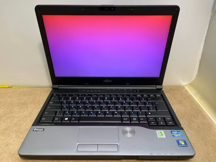 Ноутбук Fujitsu LifeBook S792 / 13.3" (1366x768) TN / Intel Core i5-3230M (2 (4) ядра по 2.6 - 3.2 GHz) / 4 GB DDR3 / 320 GB HDD / Intel HD Graphics 4000 / WebCam б/в - зображення 2