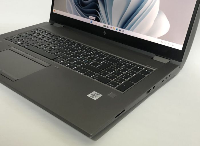 Мобільна робоча станція Б-класу HP ZBook Fury 17 G7 / 17,3" (1920x1080) IPS / Intel Core i7-10850H (6 (12) ядер по 2,7 - 5,1 ГГц) / 32 ГБ DDR4 / 512 ГБ SSD NVMe / nVidia Quadro RTX 3000, 6 ГБ GDDR6, 192-біт / WebCam / Win 11 Pro б/в - зображення 9