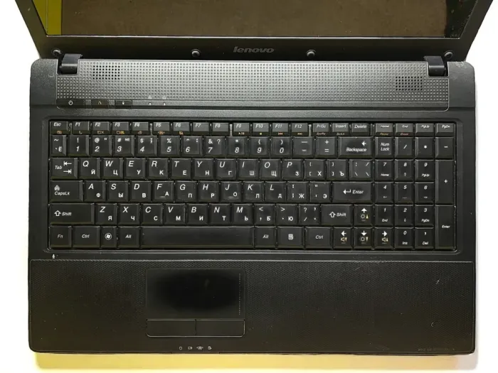 Ноутбук Б-клас Lenovo G565 / 15.6" (1366x768) TN / AMD Athlon II P360 (2 ядра по 2.3 - 3.2 GHz) / 4 GB DDR3 / 120 GB SSD / AMD Radeon HD 4200 Graphics / WebCam б/в - зображення 3