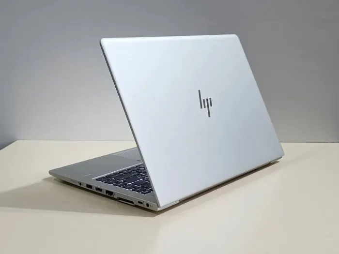 Ультрабук HP EliteBook 745 G6 / 14" (1920x1080) IPS / AMD Ryzen 5 Pro 3500U (4 (8) ядра по 2.1 - 3.7 GHz) / 16 GB DDR4 / 256 GB SSD / AMD Radeon RX Vega 8 Graphics / WebCam / Windows 11 Pro б/в - зображення 8