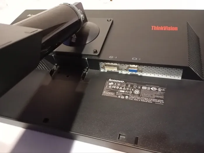 Комплект ПК: Lenovo ThinkCentre E73 Tower / Intel Core i3-4170 (2 (4) ядра по 3.7 GHz) / 8 GB DDR3 / 500 GB HDD / Intel HD Graphics 4400 + Монітор Lenovo ThinkVision L2251pwD / 22" (1920x1080) TN / 1x DVI, 1x VGA / VESA 100x100 б/в - зображення 9