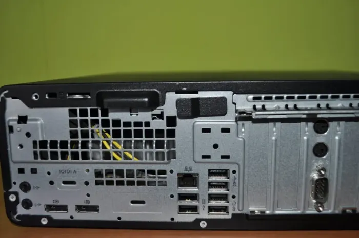 Комп'ютер HP EliteDesk 800 G3 SFF / Intel Core i5-6400 (4 ядра по 2.7 - 3.3 GHz) / 4 GB DDR4 / 250 GB HDD / Intel HD Graphics 530 / Без OC б/в - зображення 7