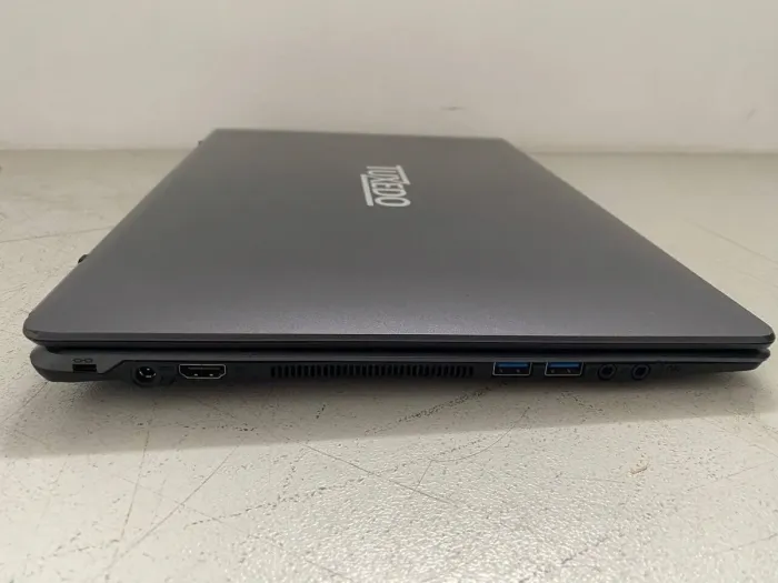 Ноутбук Tuxedo Book BU1505 / 15.6" (1920x1080) TN / Intel Core i7-6500U (2 (4) ядра по 2.5 - 3.1 GHz) / 16 GB DDR3 / 256 GB SSD / Intel HD Graphics 520 / WebCam б/в - зображення 3