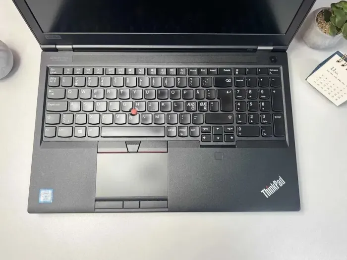 Мобільна робоча станція Lenovo ThinkPad P53 / 15.6" (1920x1080) IPS / Intel Core i7-9850H (6 (12) ядер по 2.6 - 4.6 GHz) / 64 GB DDR4 / 512 GB SSD M.2 / nVidia Quadro RTX 3000, 6 GB GDDR6, 192-bit / WebCam б/в - зображення 3