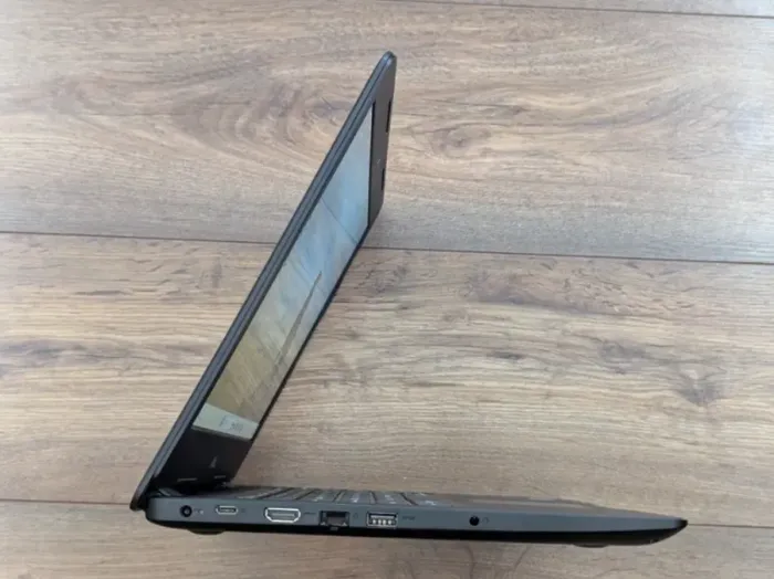 Ноутбук Dell Latitude 3490 / 14" (1920x1080) IPS / Intel Core i5-8250U (4 (8) ядра по 1.6 - 3.4 GHz) / 8 GB DDR4 / 512 GB SSD / Intel UHD Graphics 620 / WebCam б/в - зображення 4