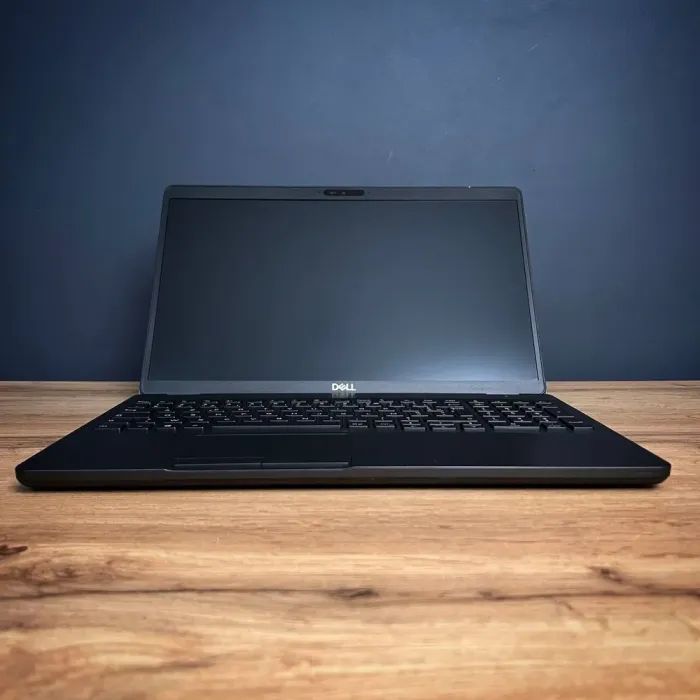Мобільна робоча станція Dell Precision 3540 / 15.6" (1920x1080) IPS / Intel Core i5-8365U (4 (8) ядра по 1.6 - 4.1 GHz) / 8 GB DDR4 / 256 GB SSD / Intel UHD Graphics / WebCam б/в - зображення 2