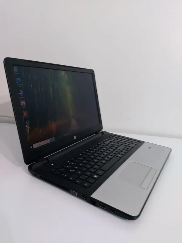 Ноутбук HP 350 G2 / 15.6" (1366x768) TN / Intel Core i3-5010U (2 (4) ядра по 2.1 GHz) / 16 GB DDR3 / 256 GB SSD / Intel HD Graphics 5500 / WebCam / DVD-ROM б/в - зображення 3