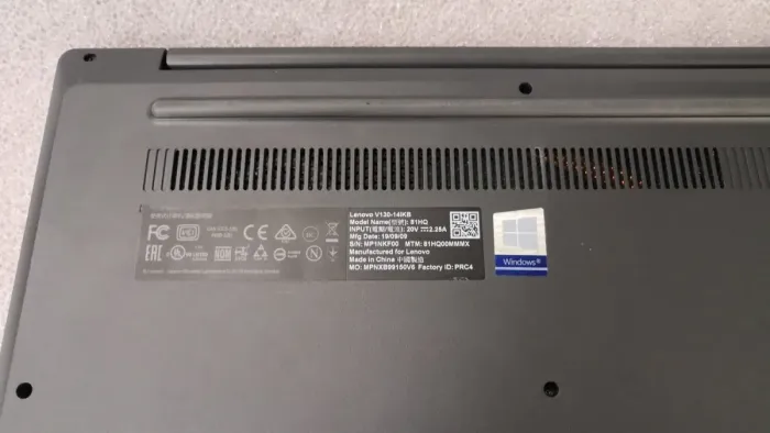 Ноутбук Lenovo V130-14IKB / 14'' (1920x1080) TN / Intel Core i3-7020U (2 (4) ядра по 2.3 GHz) / 8 GB DDR4 / 240 GB SSD / Intel HD Graphics 620 / WebCam / Windows 10 Pro б/в - зображення 7