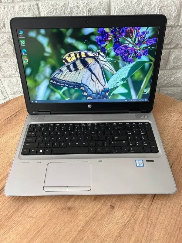 Ноутбук Б-клас HP ProBook 650 G2 / 15.6" (1366x768) TN / Intel Core i5-6200U (2 (4) ядра по 2.3 - 2.8 GHz) / 8 GB DDR4 / 256 GB SSD / Intel HD Graphics 520 / WebCam / VGA б/в - зображення 3