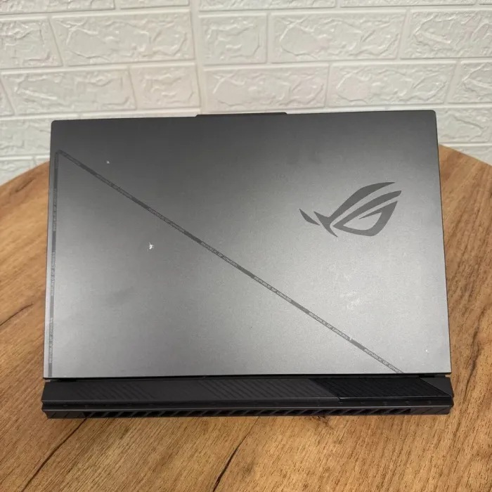 Ігровий ноутбук Б-клас Asus ROG Strix G16 G614JI / 16" (2560x1600) IPS / Intel Core i9-13980HX (24 (32) ядра по 4.0 - 5.6 GHz) / 32 GB DDR5 / 1000 GB SSD / nVidia GeForce RTX 4070, 8 GB GDDR6, 128-bit / WebCam б/в - зображення 3