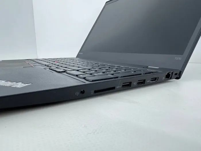 Ноутбук Lenovo ThinkPad T570 / 15.6" (1920x1080) TN / Intel Core i5-6300U (2 (4) ядра по 2.4 - 3.0 GHz) / 8 GB DDR4 / 256 GB SSD / Intel HD Graphics 520 / WebCam б/в - зображення 5