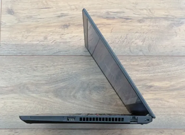 Ультрабук Lenovo ThinkPad T14 / 14" (1366x768) TN / Intel Core i5-10210U (4 (8) ядра по 1.6 - 4.2 GHz) / 8 GB DDR4 / 128 GB SSD / Intel UHD Graphics / WebCam б/в - зображення 5