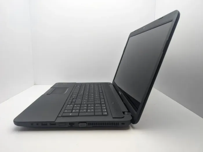 Ноутбук Toshiba Satellite C870D / 17.3" (1600x900) TN / AMD E1-1200 (2 ядра по 1.4 GHz) / 6 GB DDR3 / 500 GB HDD / AMD Radeon HD 7310 / WebCam б/в - зображення 6