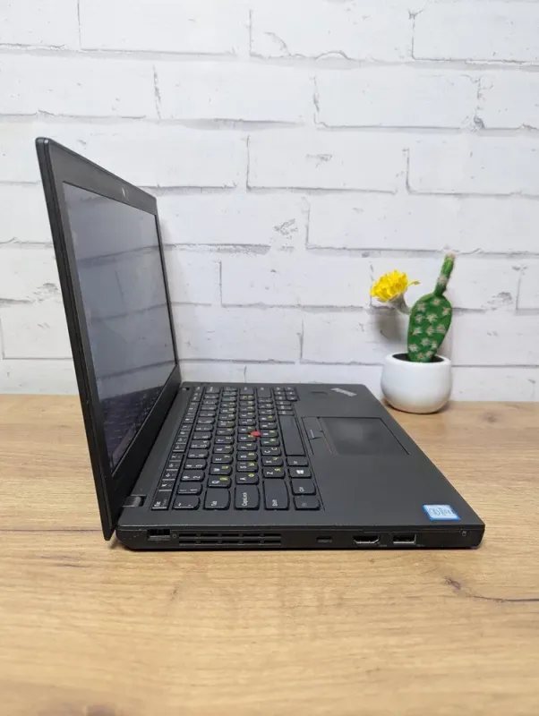 Нетбук Б-клас Lenovo ThinkPad X270 / 12.5" (1366x768) TN / Intel Core i5-6300U (2 (4) ядра по 2.4 - 3.0 GHz) / 8 GB DDR4 / 256 GB SSD / Intel HD Graphics 520 / WebCam / Два АКБ б/в - зображення 5