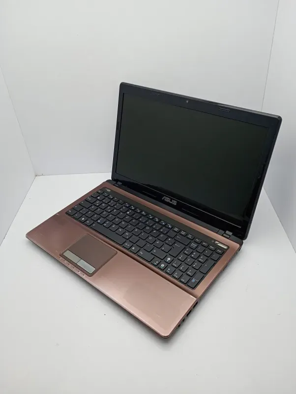 Ноутбук Asus K53 / 15.6" (1366x768) TN / Intel Core i3-2330M (2 (4) ядра по 2.2 GHz) / 6 GB DDR3 / 320 GB HDD / Intel HD Graphics 3000 / WebCam б/в - зображення 4