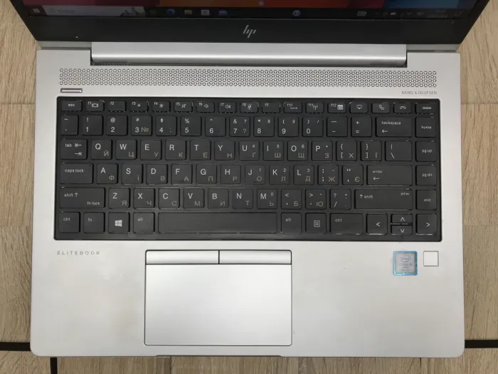 Ультрабук Б-клас HP EliteBook 840 G5 / 14" (1920x1080) IPS / Intel Core i5-7300U (2 (4) ядра по 2.6 - 3.5 GHz) / 8 GB DDR4 / 256 GB SSD M.2 / Intel HD Graphics 620 / WebCam / HDMI б/в - зображення 4