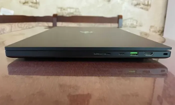 Ігровий ноутбук Razer Blade Pro 17 / 17.3" (2560x1440) IPS / Intel Core i7-10875H (8 (16) ядер по 2.3 - 5.1 GHz) / 64 GB DDR4 / 512 GB SSD+2000 GB SSD / nVidia GeForce RTX 3070, 8 GB GDDR6, 256-bit / WebCam б/в - зображення 7