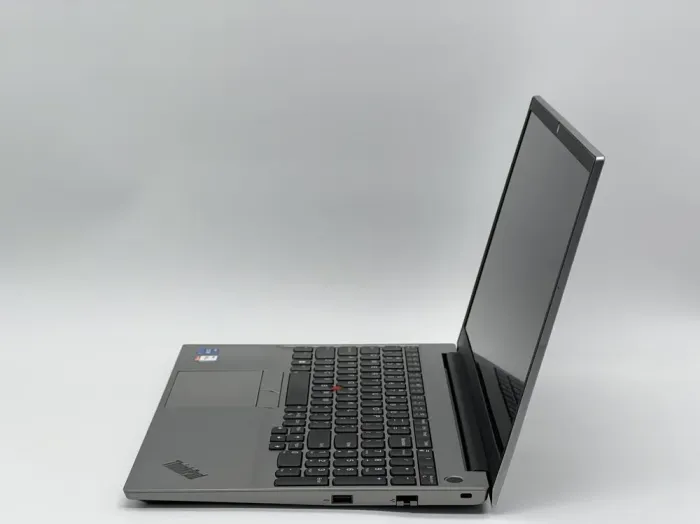 Ультрабук Б-клас Lenovo ThinkPad E15 Gen 4 / 15.6" (1920x1080) IPS / Intel Core i7-1255U (10 (12) ядер по 3.5 - 4.7 GHz) / 16 GB DDR4 / 480 GB SSD / Intel Iris Xe Graphics / WebCam б/в - зображення 4