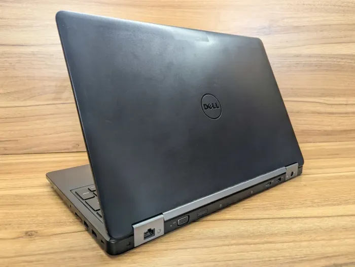 Ноутбук Dell Latitude E5570 / 15.6" (1920x1080) IPS / Intel Core i5-6300U (2 (4) ядра по 2.4 - 3.0 GHz) / 8 GB DDR4 / 256 GB SSD / Intel HD Graphics 520 / HDMI / WebCam / Windows 10 б/в - зображення 7