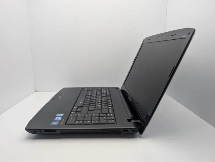 Ноутбук Medion Akoya E6214 / 15.6" (1366x768) TN / Intel Core i3-330M (2 (4) ядра по 2.13 GHz) / 6 GB DDR3 / 500 GB HDD / Intel HD Graphics / WebCam / DVD-ROM / АКБ не тримає б/в - зображення 4