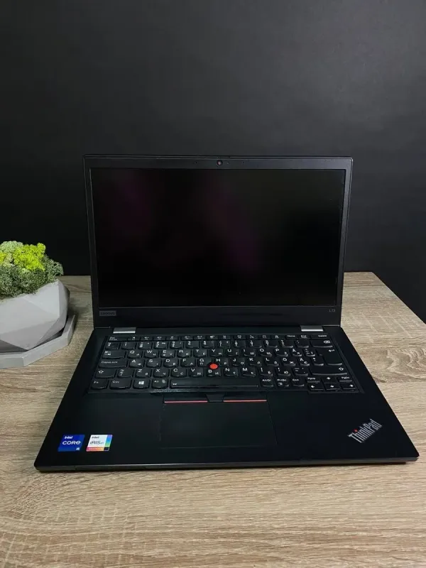 Ультрабук Б-клас Lenovo ThinkPad L13 Gen 2 / 13.3" (1920x1080) IPS / Intel Core i5-1135G7 (4 (8) ядра по 2.4 - 4.2 GHz) / 8 GB DDR4 / 256 GB SSD M.2 / Intel Iris X Graphics / WebCam / Win 10 б/в - зображення 2