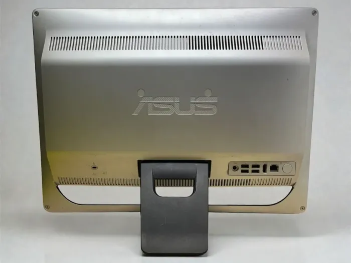 Моноблок Б-клас Asus ET2012AUKB / 20" (1600x900) TN / AMD E-450 (2 ядра по 1,66 ГГц) / 8 ГБ DDR3 / 120 ГБ SSD / AMD Radeon HD 6320 Graphics / WebCam б/в - изображение 3