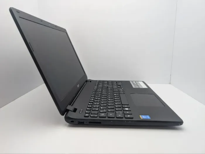 Ноутбук Acer Aspire ES1-571 / 15.6" (1366x768) TN / Intel Core i3-5005U (2 (4) ядра по 2.0 GHz) / 8 GB DDR3 / 1000 GB HDD / Intel HD Graphics 5500 / WebCam / DVD-ROM б/в - зображення 4